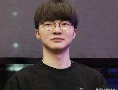 LOL比(bǐ)赛暂停长達(dá)3小时，选手打开直播看比(bǐ)赛，被官方(fāng)禁赛处罚