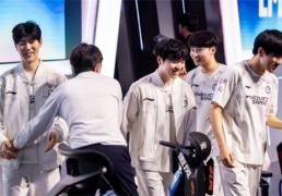 【一竞技1JingJi】LOL：LPL世(shì)界赛陪练阵容曝光！