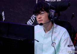 LPL冠军打野身(shēn)败名裂！大(dà)優(yōu)势局送输比賽(sài)，管泽元怒斥(chì)：不配赢