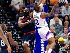 首发出场，仅得10分！正负值-25，全队最低！不愧为休赛期总冠军