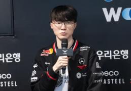 LOL传奇加冕殊(shū)荣，十年最佳力压众多電(diàn)竞选手，LPL最可敬的(de)对手！