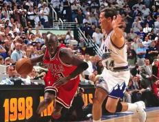 巅峰(fēng)对決(jué)！经典(diǎn)篮球战役盘点