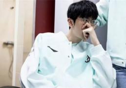 【一竞技1JingJi】LOL：LPL转会期改革失败 众多一线选手休息或退役！