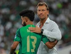 沙特换帅！曼奇尼下课，老将回归！