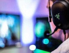 千亿市場(chǎng)争夺战！王者荣耀守中(zhōng)国，LOL手游攻全球，市場(chǎng)优势分析