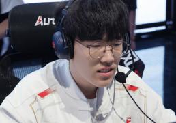 AL韩援(yuán)辅助(zhù)采訪(fǎng)直言LCK會(huì)夺冠，被(bèi)网友围攻，战队经理回应此事