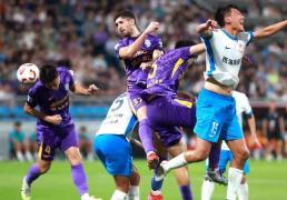 中超裁判又抢戏！杨帆进球无效，VAR回放5分钟，比赛变录像分析课