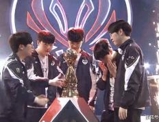 LOL历史(shǐ)最强战隊(duì)诞生！23连胜拿下MSI冠軍(jūn)，Faker被對(duì)位(wèi)FMVP