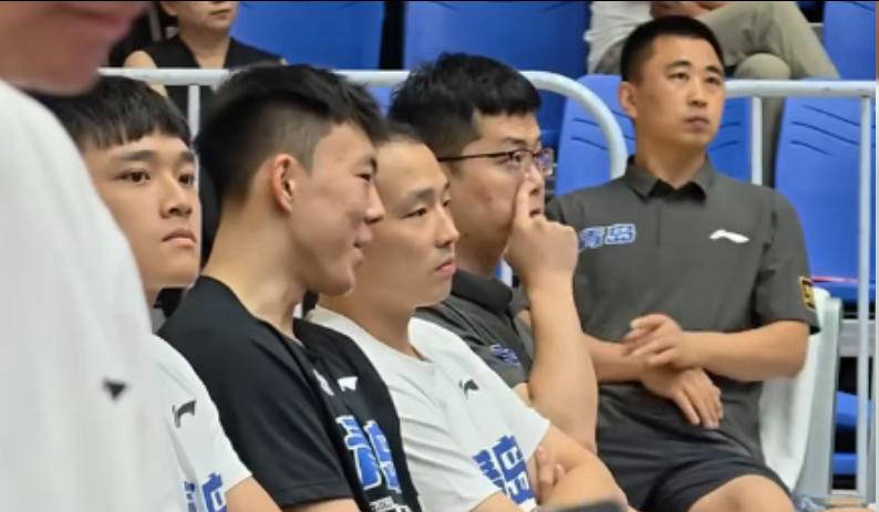 CBA球迷质疑职业联赛的职业程度