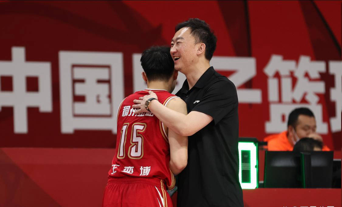 CBA球迷质疑职业联赛的职业程度