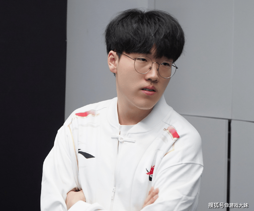 AL韩援(yuán)辅助(zhù)采訪(fǎng)直言LCK會(huì)夺冠，被(bèi)网友围攻，战队经理回应此事