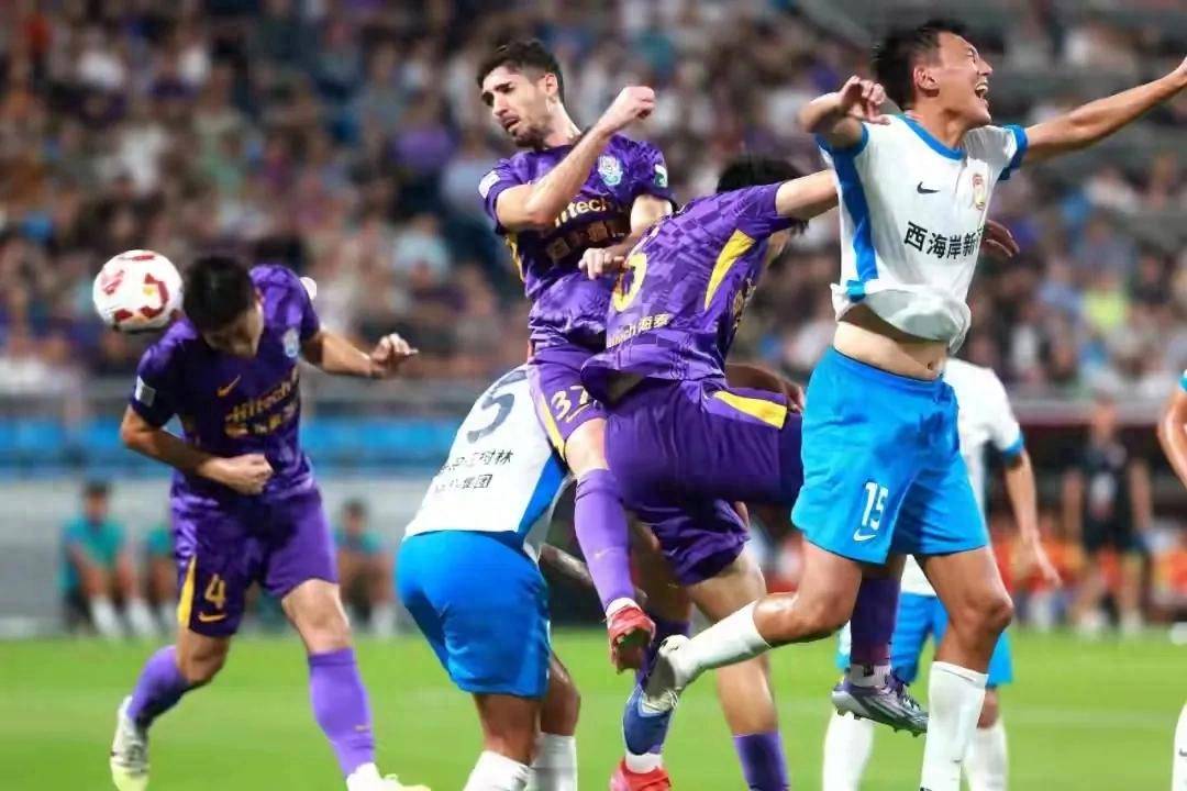 中超裁判又抢戏！杨帆进球无效，VAR回放5分钟，比赛变录像分析课