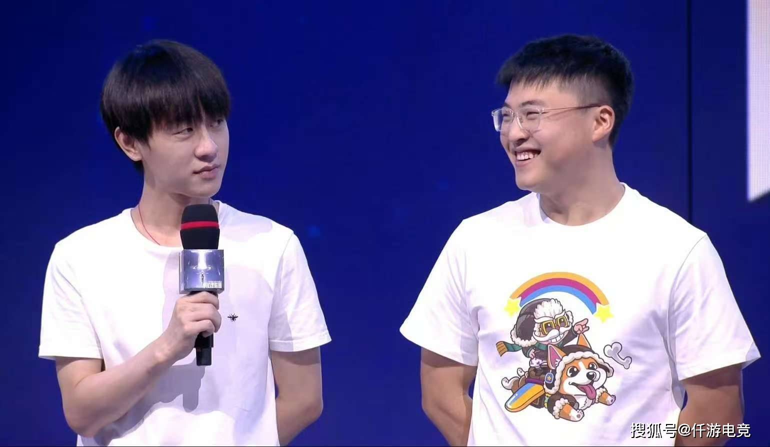 有(yǒu)人問(wèn)“Faker你最想跟哪位退役选手(shǒu)打(dǎ)比赛”，李哥(gē)：UZI