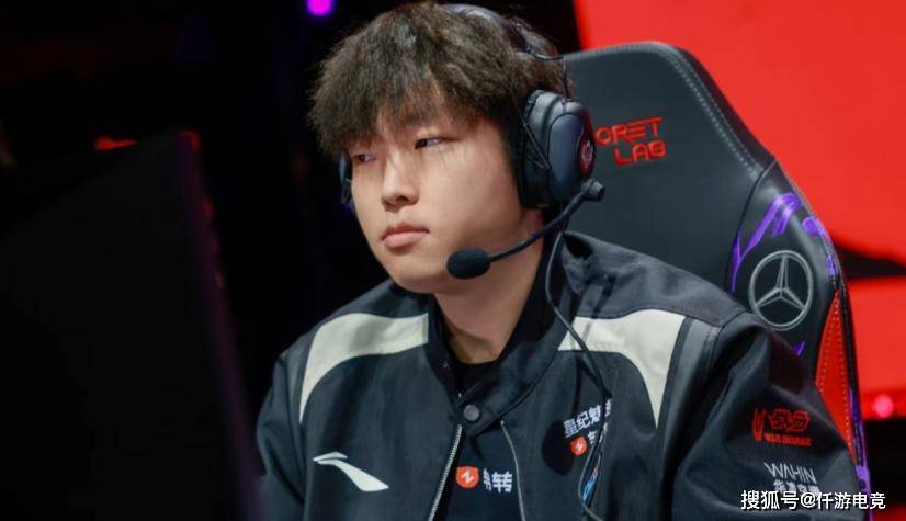 有(yǒu)人問(wèn)“Faker你最想跟哪位退役选手(shǒu)打(dǎ)比赛”，李哥(gē)：UZI