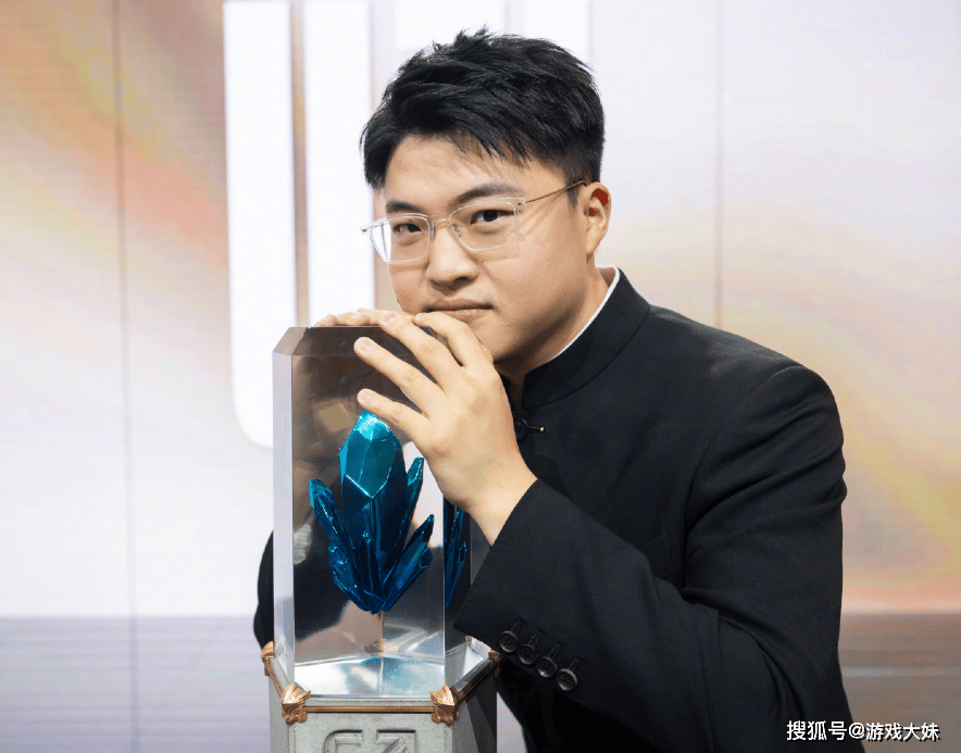 RNG被外卖公(gōng)司收购，Uzi有複(fù)出(chū)希望，雙(shuāng)方(fāng)早有合作(zuò)