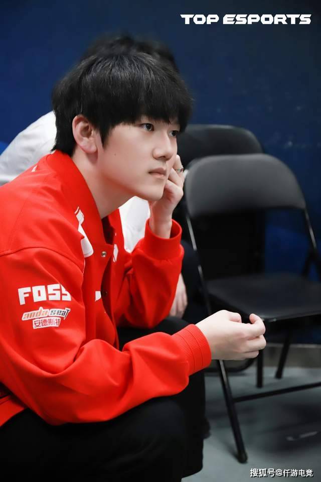 LOL：TheShy透露退(tuì)役时间，想跟Rookie打到退(tuì)役