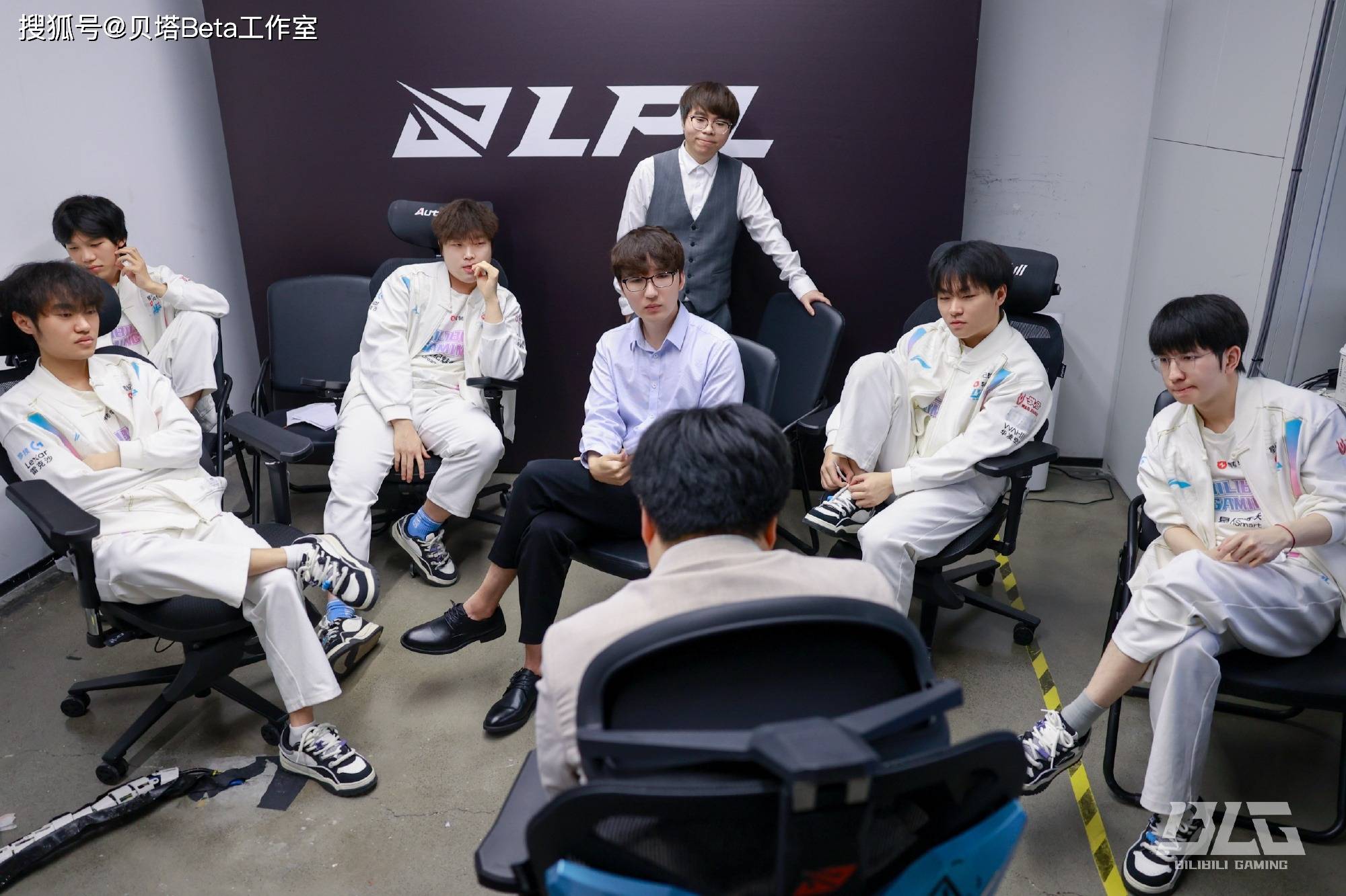 海外网友热議(yì)BLG淘汰FLY：FLY差(chà)点就3-1了！BLG是东部最弱(ruò)战隊(duì)