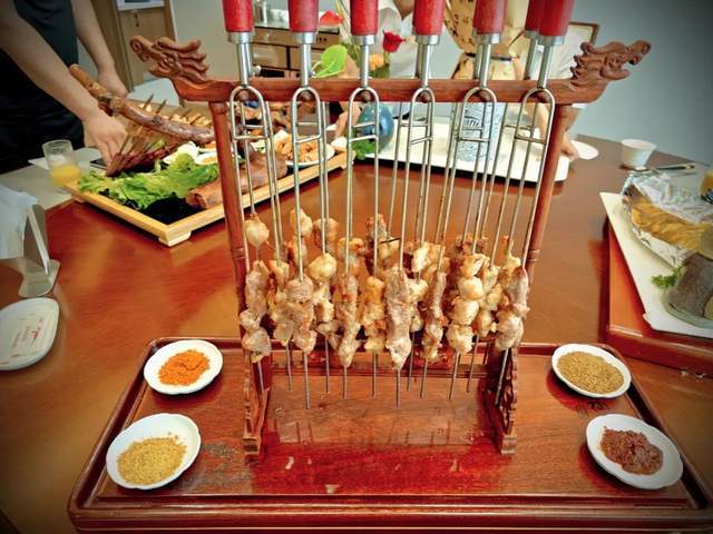 “好(hǎo)客山東(dōng)美食爭(zhēng)霸赛”淄博赛区比赛正酣(hān) 聊城战队闯進(jìn)前八強(qiáng)