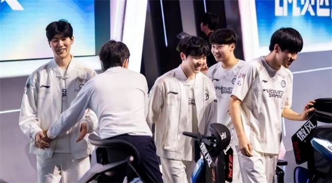 【一竞技1JingJi】LOL:LPL世(shì)界赛陪练阵容曝光!