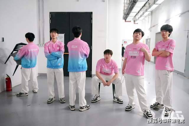 LOL：BLG被曝不是全華(huá)班，只因打野Shadow护照是意大利(lì)！