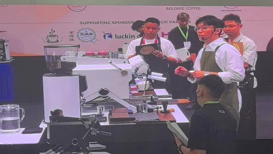 赛事回顾｜新加坡全(quán)國(guó)咖啡錦(jǐn)標(biāo)赛（SNCC）比(bǐ)赛指定用机：Tamp;Z品牌飞跃咖啡机閃(shǎn)耀(yào)國(guó)际舞台，广受好评！