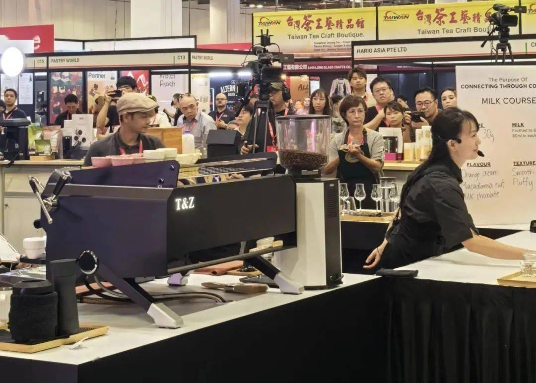 赛事回顾｜新加坡全(quán)國(guó)咖啡錦(jǐn)標(biāo)赛（SNCC）比(bǐ)赛指定用机：Tamp;Z品牌飞跃咖啡机閃(shǎn)耀(yào)國(guó)际舞台，广受好评！