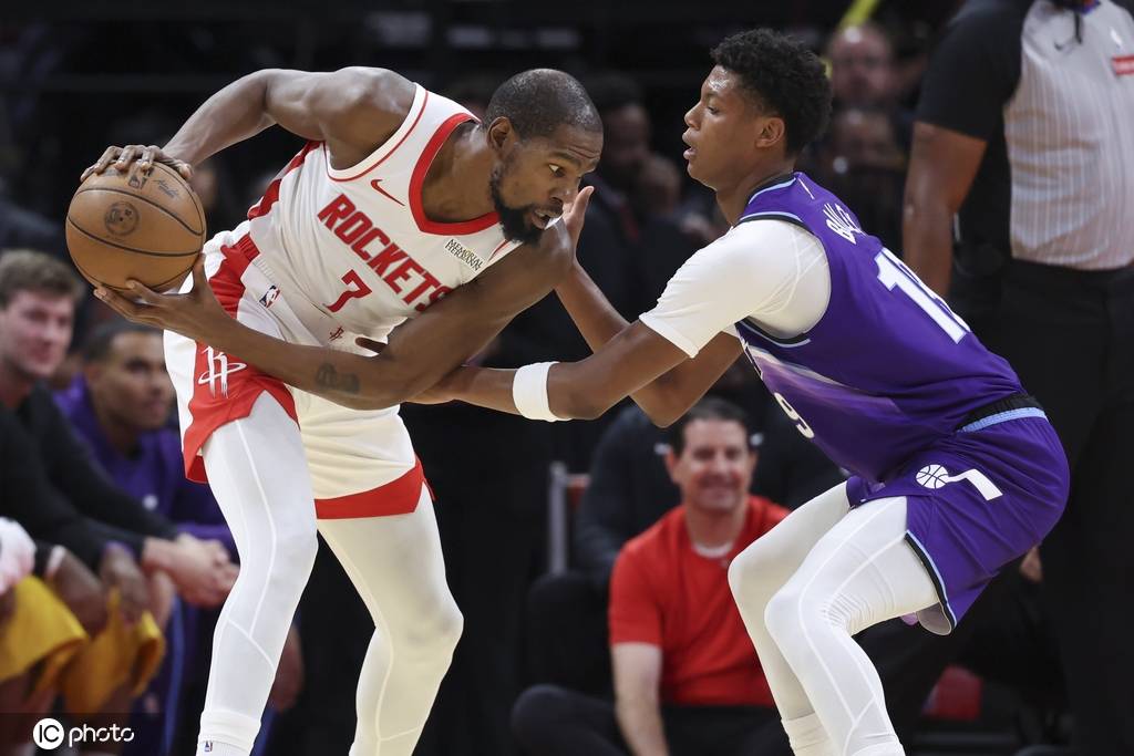 杜兰特降薪续约意義(yì)深远 火(huǒ)箭老总缔造完美休賽(sài)期？