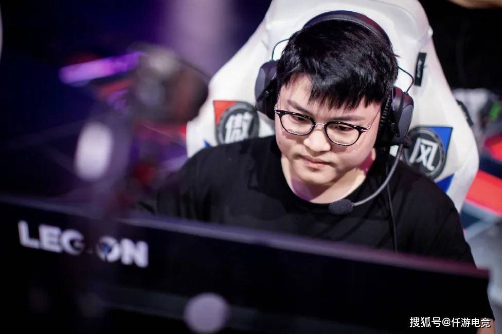 LOL：前LPL解說(shuō)質(zhì)疑UZI入选名人堂内幕！Cryin談(tán)BLG世界赛夺冠