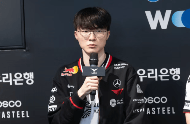 LOL传奇加冕殊(shū)荣，十年最佳力压众多電(diàn)竞选手，LPL最可敬的(de)对手！