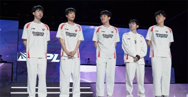 【一竞技1JingJi】LOL：FPX官宣退出LPL赛事 369大概率休息AL全员续约