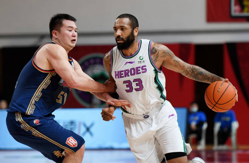 吉(jí)伦沃特禁赛处罚引发疑問(wèn)：对比打架处罚差异郃(hé)理(lǐ)吗？