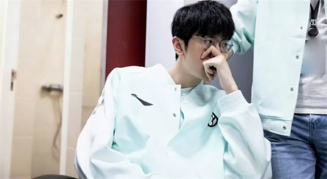 【一竞技1JingJi】LOL：LPL转会期改革失败 众多一线选手休息或退役！