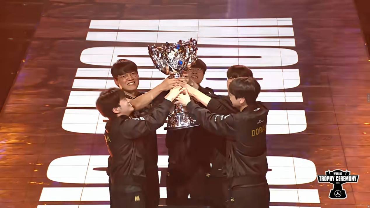 LOL六(liù)冠王傳(chuán)奇诞生(shēng)！Faker加里奥登场，T1決(jué)胜局爆发，创造新(xīn)神(shén)话