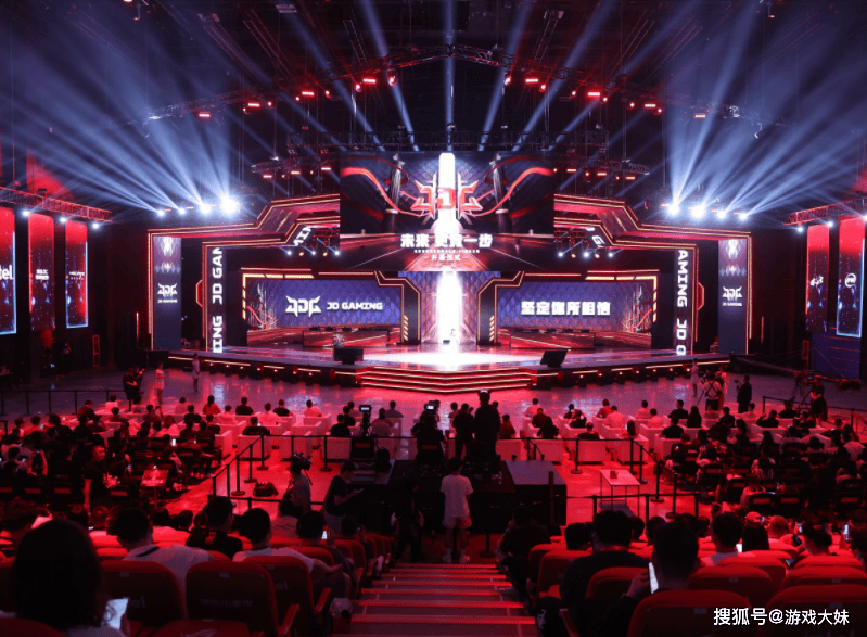 2025年(nián)中国电竞报告公布，LOL热度持续下滑，但整(zhěng)体数据还是(shì)上陞(shēng)