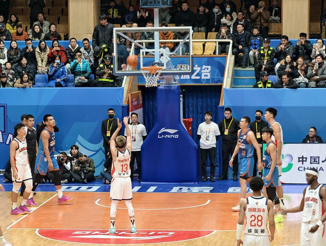 CBA首轮开赛，四川男篮“全华班”出战不敌广州队