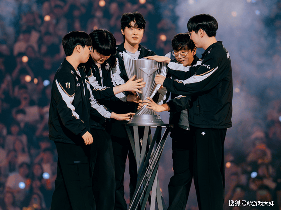 Chovy为何拿不到冠军？被曝光(guāng)沉(chén)迷其(qí)他游戏，玩的比LOL還(hái)多