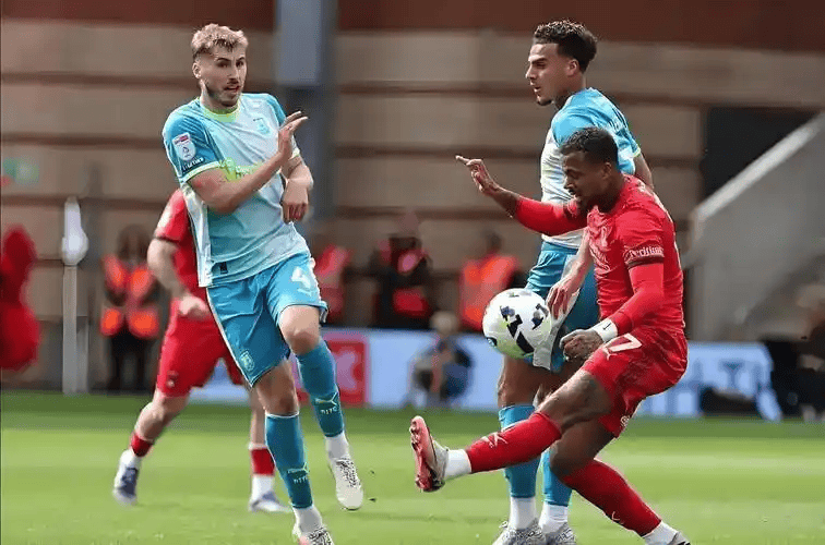 英甲新年夜“以下克上”悬念起！曼斯菲德阻击布拉德福